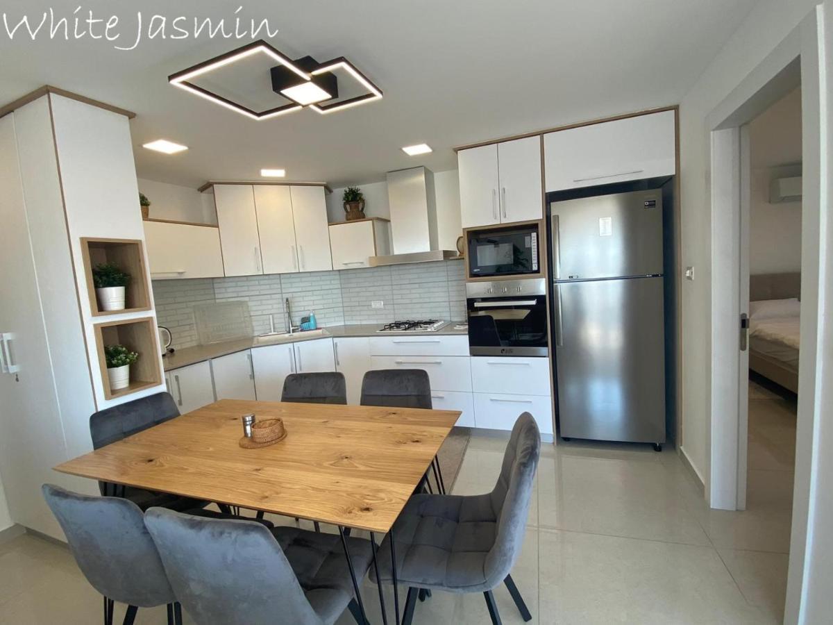 Jasmin Suites Majdal Shams Exterior photo