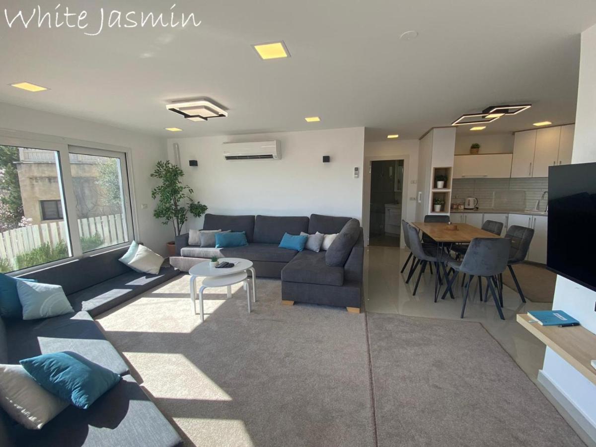 Jasmin Suites Majdal Shams Exterior photo