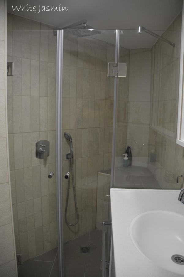 Jasmin Suites Majdal Shams Exterior photo