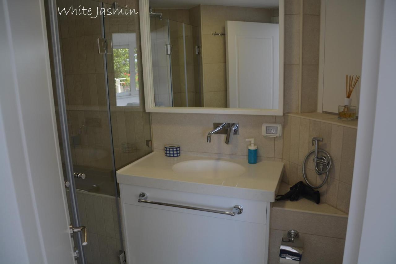 Jasmin Suites Majdal Shams Exterior photo